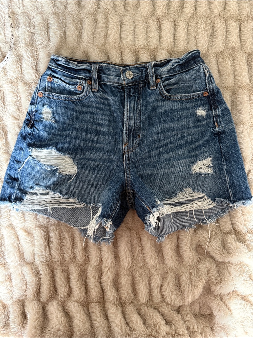 American eagle women’s 90s boyfriend short